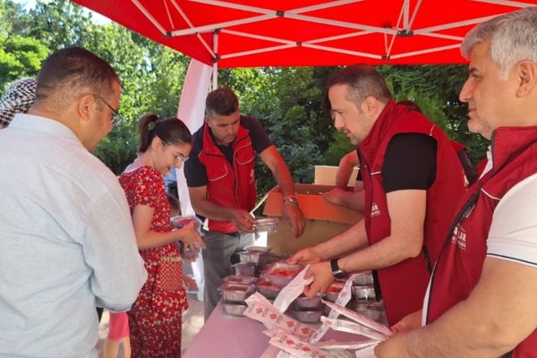 Eğil Ziyaret Tepesi’nde Muharrem Ayı Aşure ikramıyla taçlandırıldı