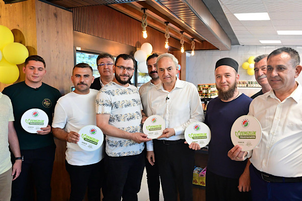 Kepez’de “Temizlik Kirletmemektir” kampanyası başladı
