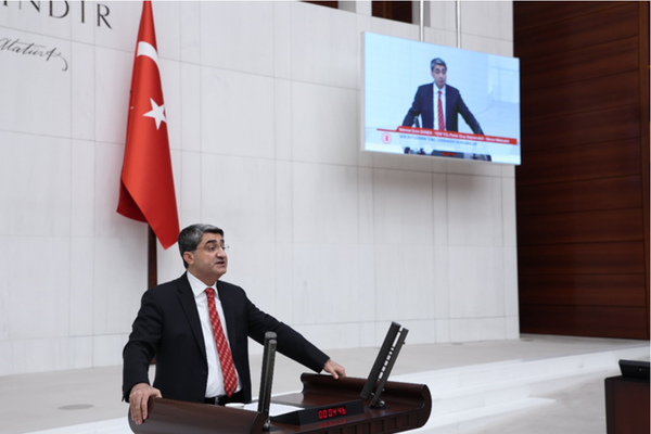 Ekmen: Bu ekonomi vatandaşı tefeciye mahkum etti