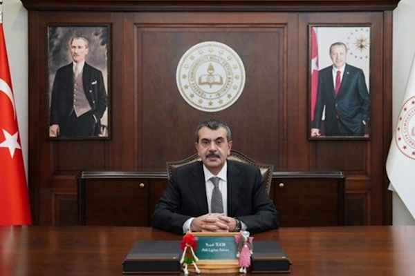 Bakan Tekin, Maarif Tiyatro Akademisi Sertifika Töreni’ne katıldı