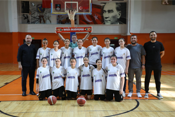 İnegöl Belediyespor U12 Kız Basketbol Takımı Bursa üçüncüsü oldu