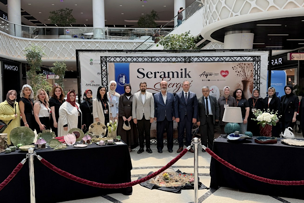 Çorum’da “Topraktan Sanata” seramik sergisi açıldı
