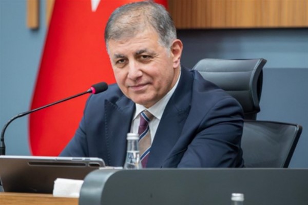 İzmir Büyükşehir Belediye Başkanı Cemil Tugay CHP’den istifa etti