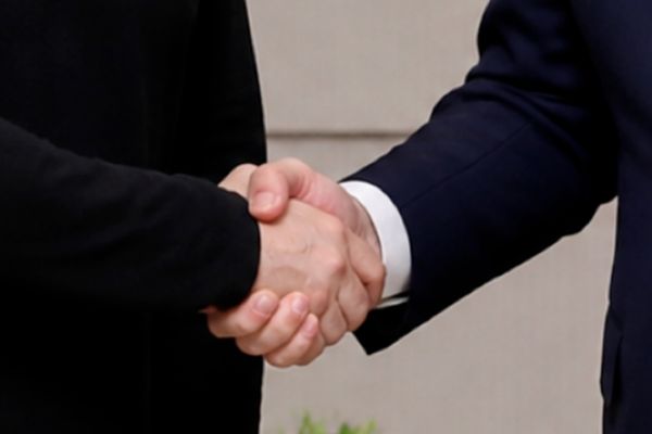 Katar Dışişleri Bakanlığı Genel Sekreteri, BAE Büyükelçisi ile görüştü