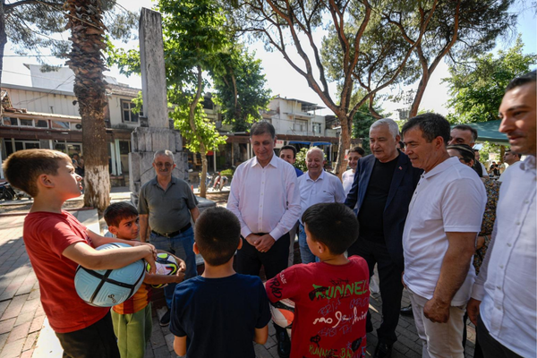 İzmir’de 53’üncü Kemalpaşa Altın Kiraz Festivali düzenlendi