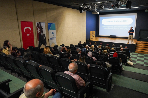 Beylikdüzü Belediyesi’nden ekran bağımlılığına karşı farkındalık semineri