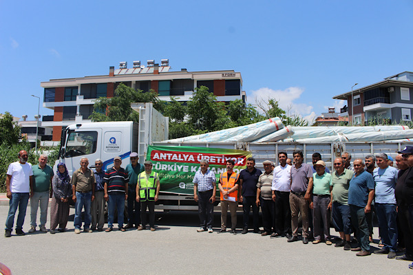 Antalya’da Gazipaşalı üreticilere sera naylonu desteği sağlandı