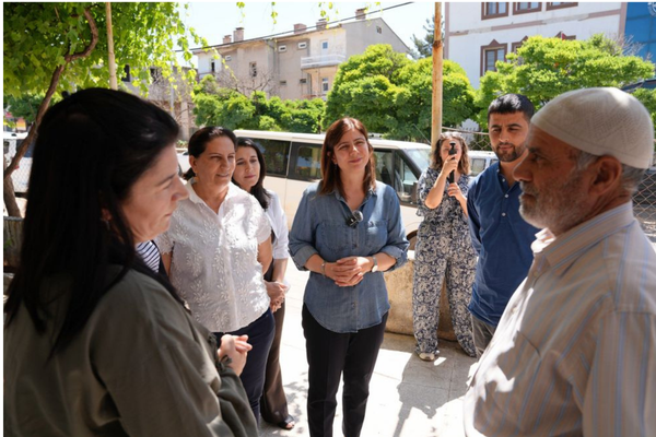 Diyarbakır Kocaköy’de, Eşbaşkanlar vatandaşlarla bir araya geldi