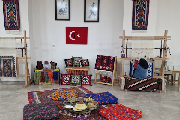Yansımalar Sergisi kırsal ilçelerde sanatseverlerle buluşuyor