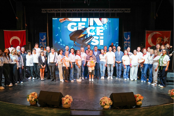 Aliağa’da ASEV yıl sonu müzik gecesi düzenlendi