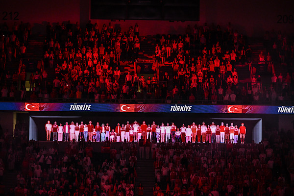 Vodafone’dan Voleybol Milletler Ligi’nde millilere hologram tribünden destek