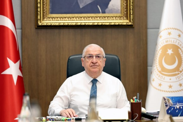 Bakan  Güler, Moğolistan Savunma Bakanı Batlut’u askeri törenle karşıladı