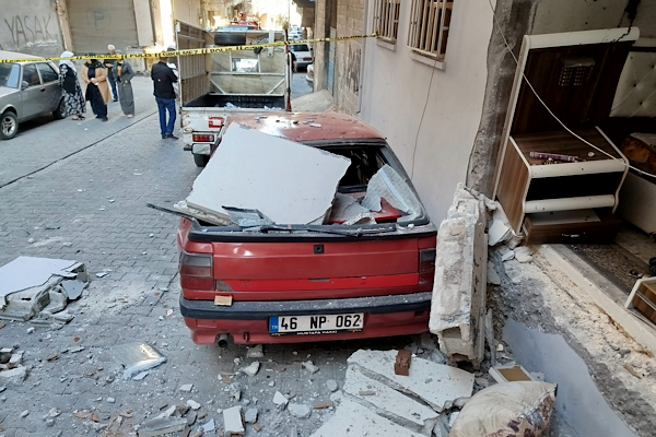 Şanlıurfa’da LPG patlaması: 1 yaralı, ev ve 2 araçta hasar