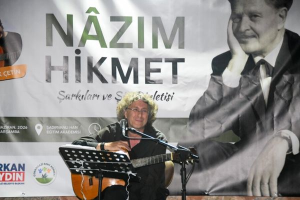 Osmangazi’de Nazım Hikmet şiir ve şarkılarla anıldı