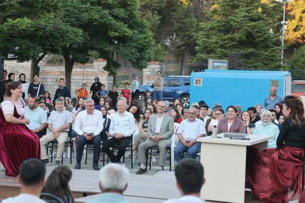 Çiftçi: Çayırova’da tiyatro eğitimleri devam edecek