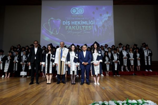 Başkan Büyükkılıç, Diş Hekimliği mezunlarının diploma sevincine ortak oldu
