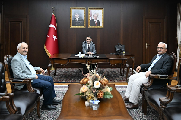 Polat’tan Vali Aktaş’a “Deli Osman” Romanı