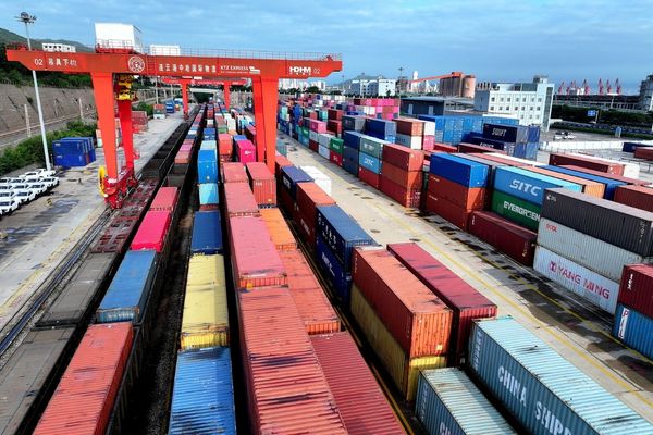 Çin ile Avrupa arasında gerçekleştirilen yük treni seferlerinin sayısı 130 bini aştı