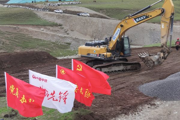 2026’da Xinjiang bölgesinde 523 öncelikli proje uygulanacak