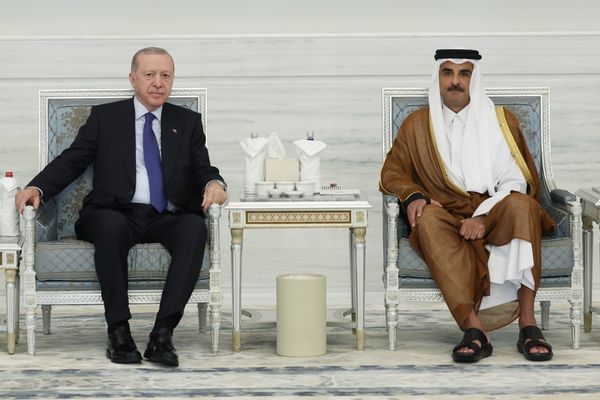 Cumhurbaşkanı Erdoğan, Doha’da Katar Emiri Al Sani’ye taziye dileklerini iletti