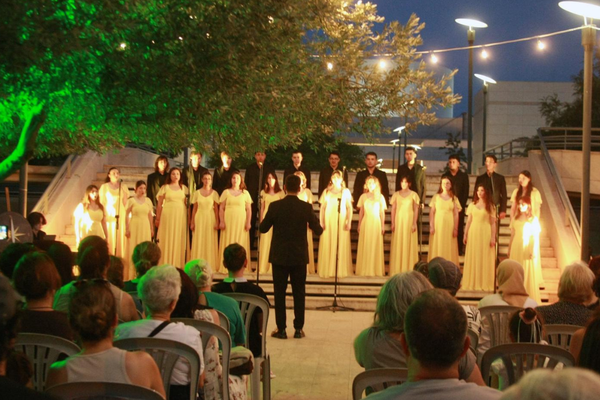 Zeytin Altında Yaza Merhaba konserleri başladı