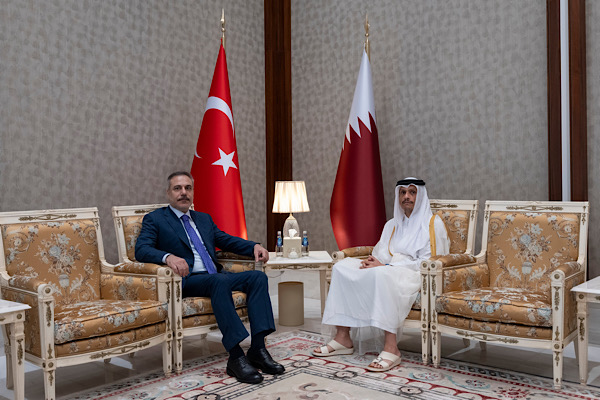 Katar Dışişleri Bakanı El Sani, Türk mevkidaşı Fidan ile görüştü