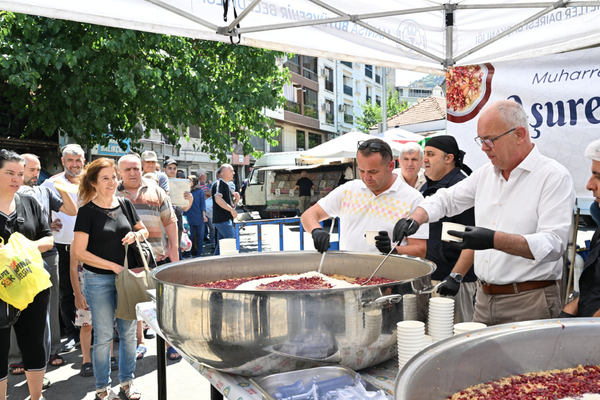 Manisa Büyükşehir Belediyesi’nden Muharrem ayında aşure ikramı