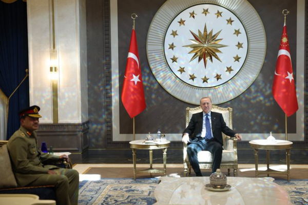 Cumhurbaşkanı Erdoğan, Pakistan Kara Kuvvetleri Komutanı Mareşal Munir’i kabul etti