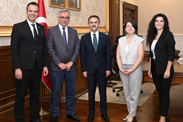 MBA Okulları yönetiminden Kocaeli Valisi Aktaş’a ziyaret