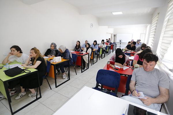 KAYMEK’in KPSS kursu ve deneme kulübüne yoğun katılım