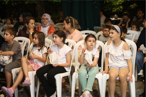 Osmangazi’de açık hava sinema etkinliği Dobruca’da düzenlendi