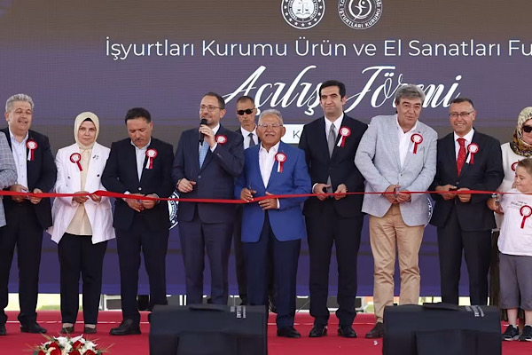 Kayseri’de İşyurtları Ürün ve El Sanatları Fuarı kapılarını açtı