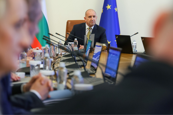Radev: Büyük siyasi yolsuzluğun ortaya çıkarılması için önemli bir fırsat var