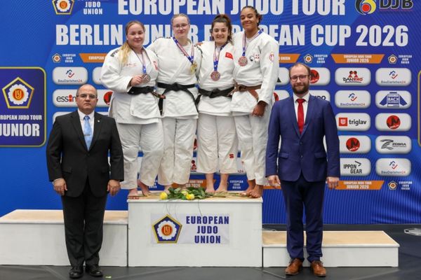 İzmir Büyükşehir Belediyesi Spor Kulübü ilk yarıda 205 madalya kazandı