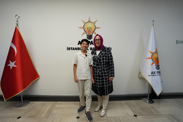 Gazze’nin çocuk elçisi  Jazar, AK Parti İstanbul İl Başkanlığını ziyaret etti