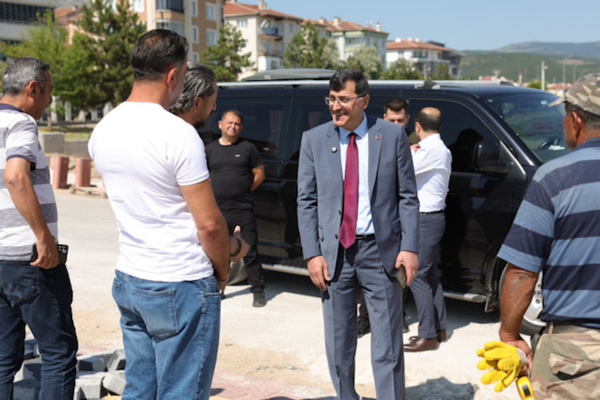 Başkan Kahveci, belediye çalışmalarını sahada inceledi