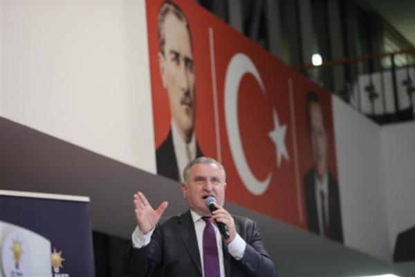 Bakan Bak’tan Kırkpınar pehlivanlarına tebrik