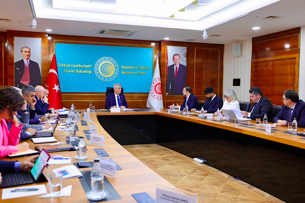 Ticaret Bakanı Bolat, Brezilya sermayeli şirket temsilcileriyle görüştü