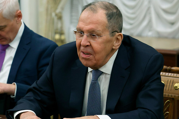 Lavrov, Bangladeş Dışişleri Bakanı Rahman ile bir araya geldi