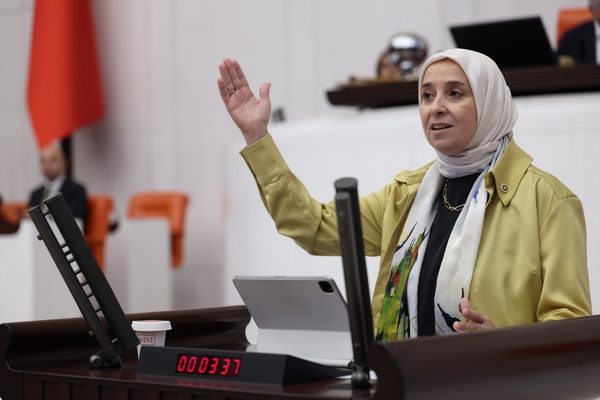 Esen: Emeklinin çektiği bütün bu acılar sizin vicdanınızı hiç mi kanatmıyor