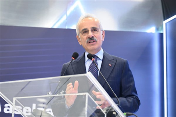 Bakan Uraloğlu, milli boccia sporcuları Emre ve Fulya Vural’ı ağırladı