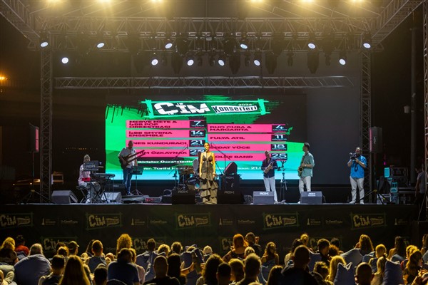 Çim Konserleri İzmirlilerle buluşmayı sürdürüyor