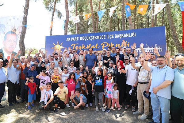 AK Parti İstanbul İl Başkanı Özdemir, partililerle buluştu