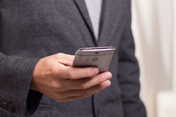 Katar Başbakanı Al-Thani ile Umman Dışişleri Bakanı Albusaidi telefon ile görüştü