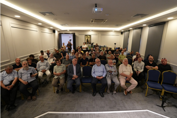 Ümraniye’de “Srebrenitsa Anneleri: Kayıplarını Arıyor” belgeseli gösterildi