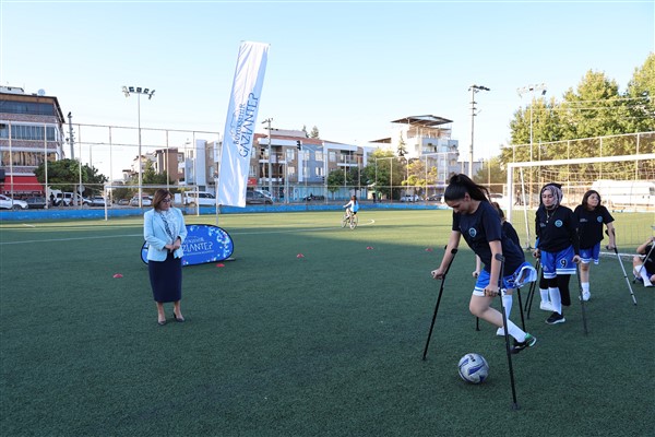 Gaziantep’te Türkiye’nin ilk Kadın Ampute Futbol Takımı tanıtıldı