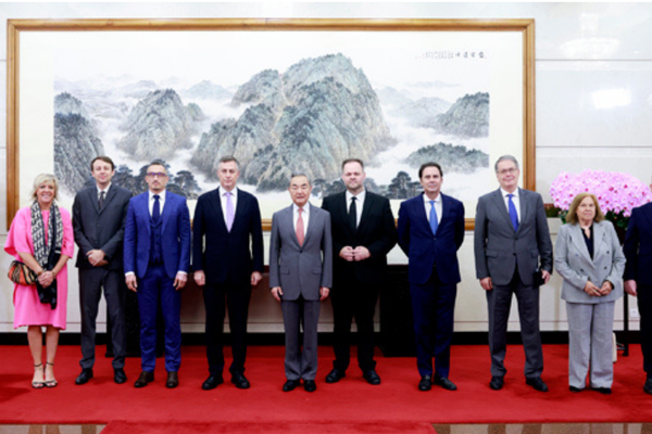 Wang Yi: Çin-Avrupa ilişkilerinin temeli ortaklık olmalı