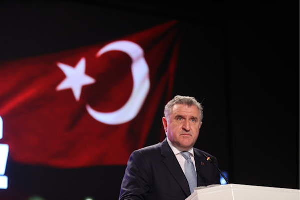 Bakan Bak, Konya’nın gençlik ve spor yatırımlarını değerlendirdi