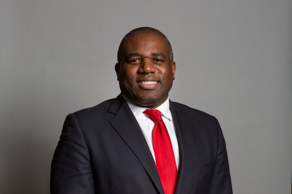 Lammy: Erkek çocukların ve gençlerin desteklenmesi gerekiyor