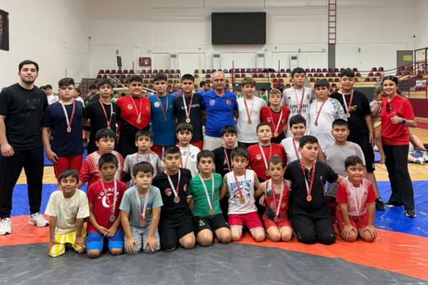 Kepezli minik güreşçiler Antalya Şampiyonası’ndan 56 madalyayla döndü